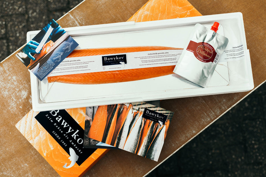 Bawykov Salmon package | Whole side Mosterd-Dillesaus Cutting card & recipe flyer