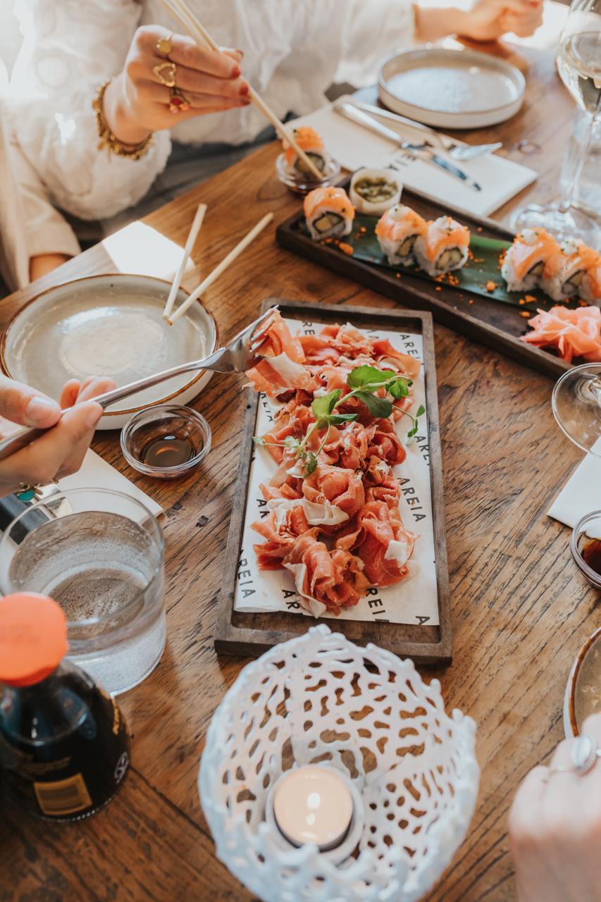 AREIA - SHARED DINING BOX