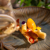 Wat een fantastische afsluiter van dit Paasmenu, spekkoek met pandan, mousse van mango en specerijen in het gerecht verwerkt.