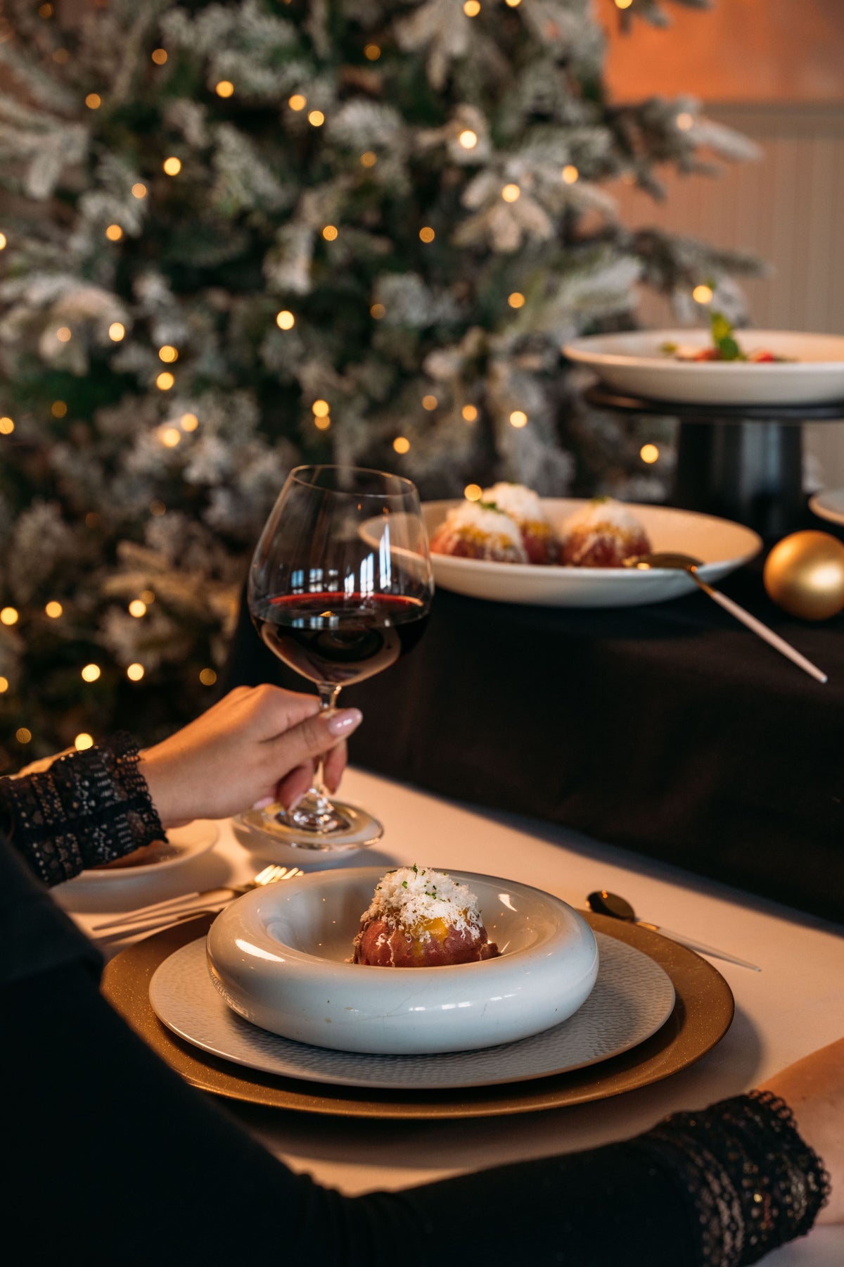 Stories | Sharing family dinner Christmas 