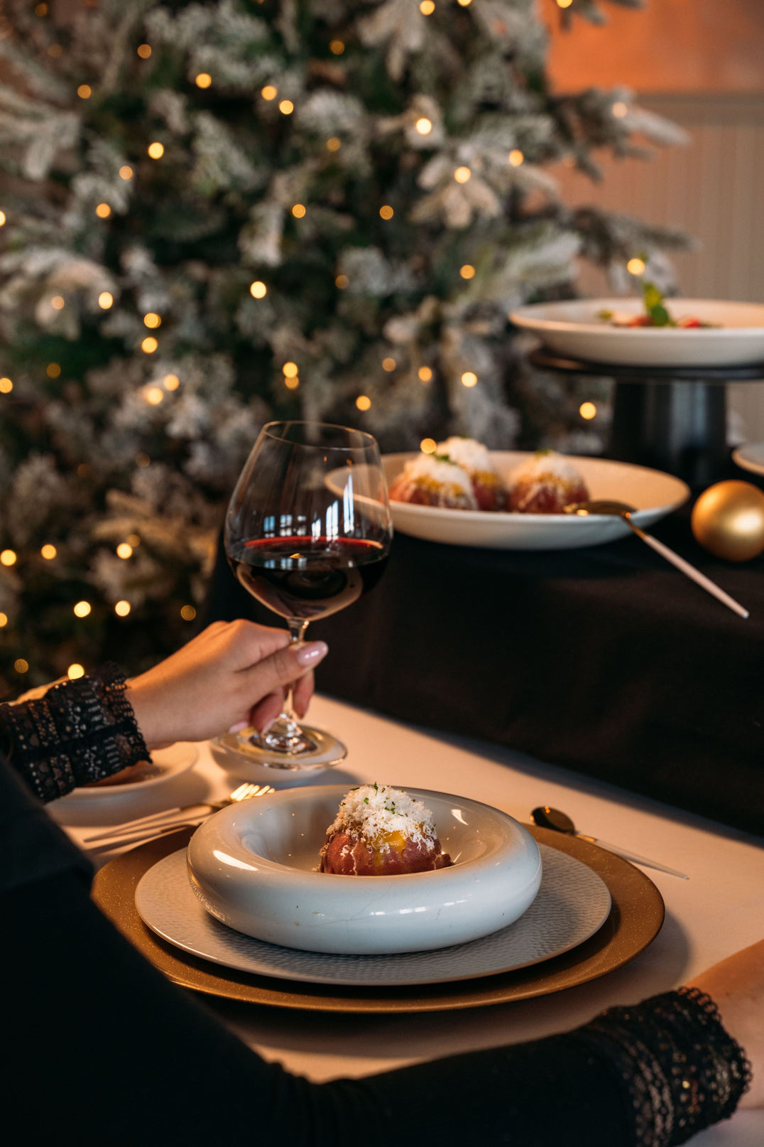 Stories | Sharing family dinner Christmas vegetarian 