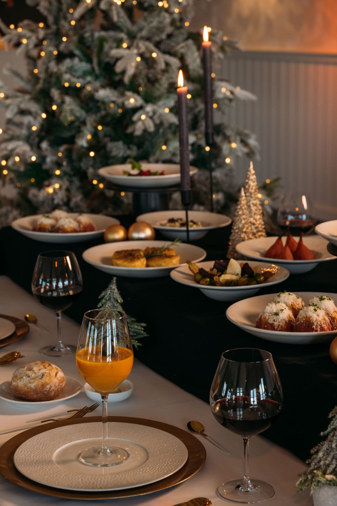 Stories | Sharing family dinner Christmas vegetarian 