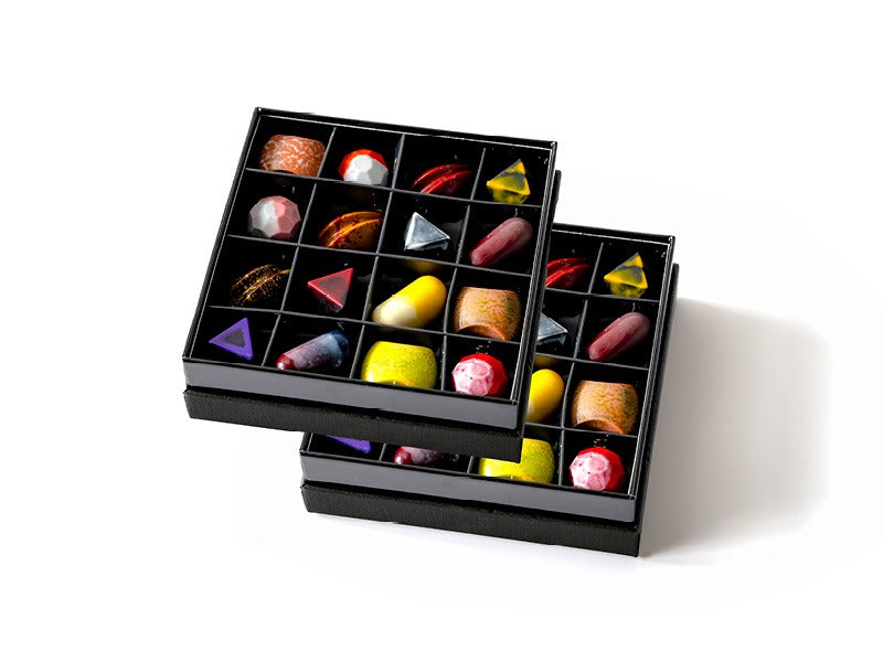 The Collection Box 32 pieces